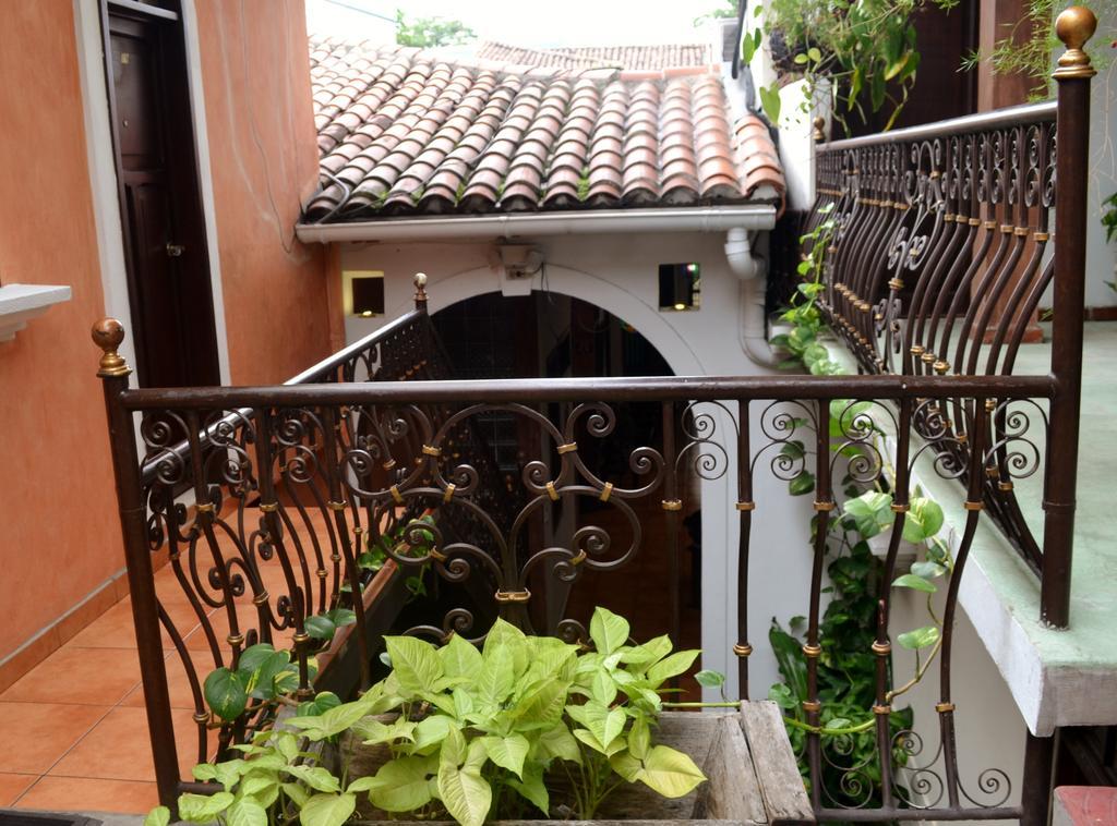 Hotel Villa Florencia Centro Historico San Salvador Exterior photo